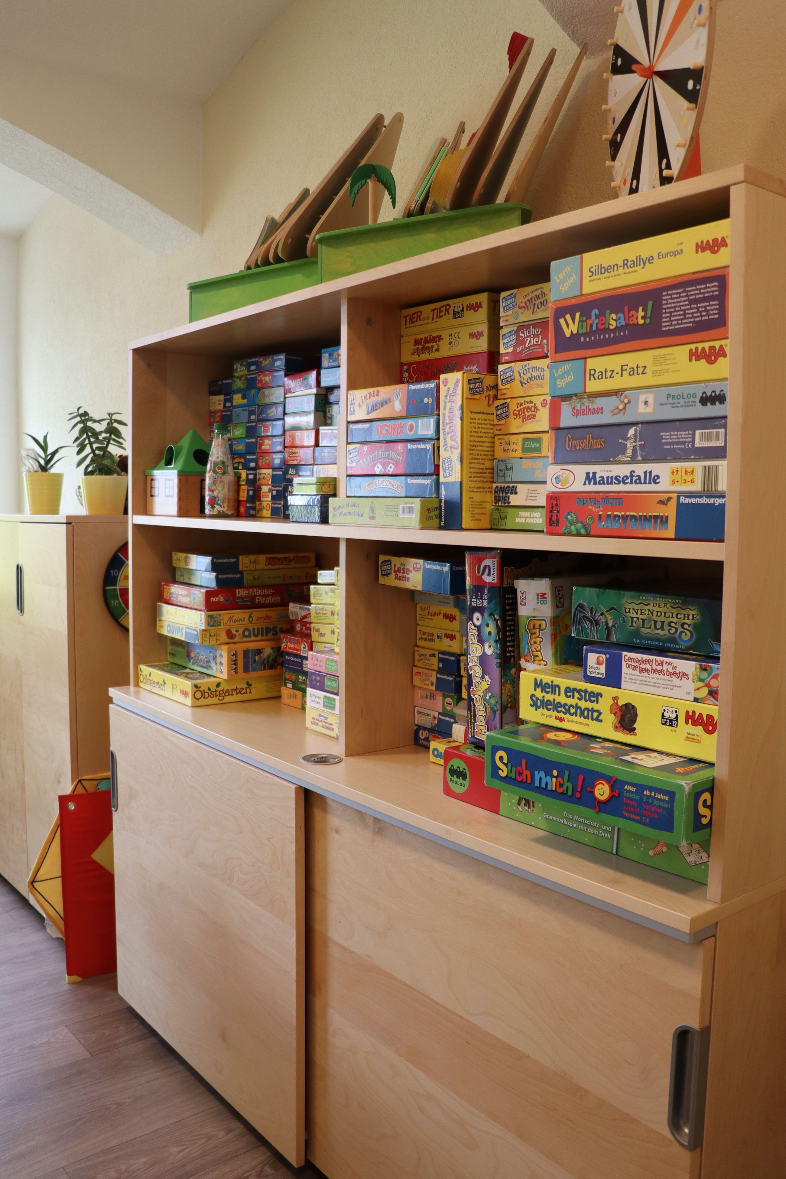 Spielerisches Therapiematerial für Kinder in der Praxis Marie Fiedler